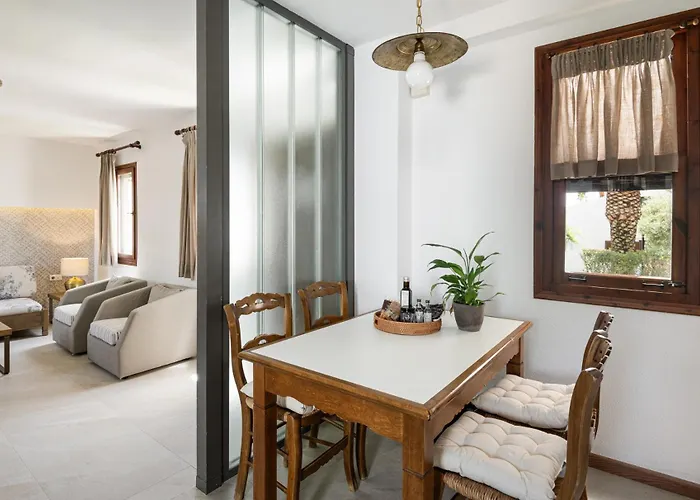 Apart Otel Trikorfo 4*