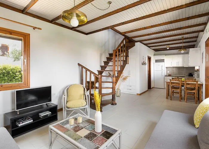 Apart Otel Trikorfo 4*