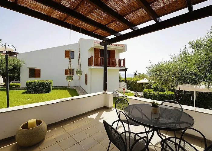 Apart Otel Trikorfo 4*