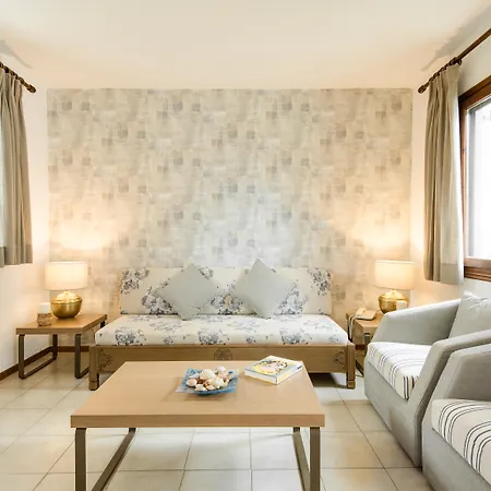 特里考夫海滩酒店 4* 基拉奇尼