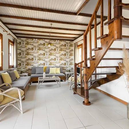 特里考夫海滩酒店 4*