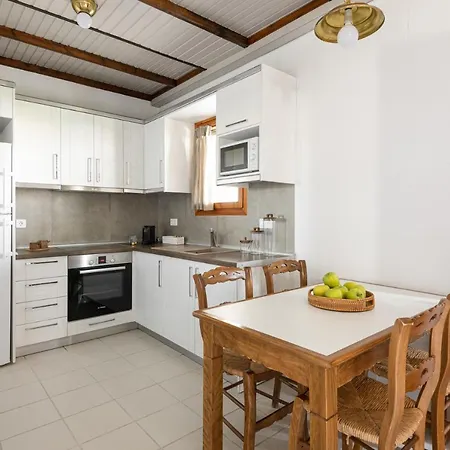 特里考夫海滩酒店 4*