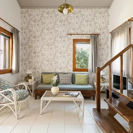 Trikorfo Aparthotel Gerakini