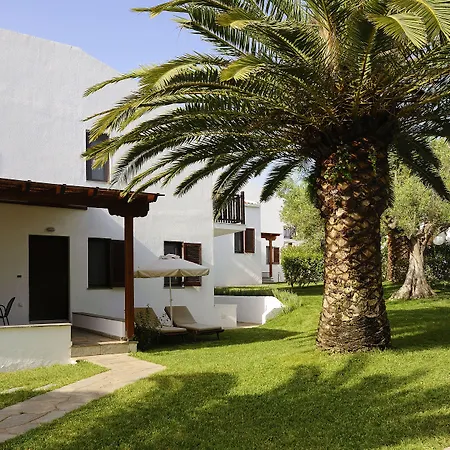 特里考夫海滩酒店