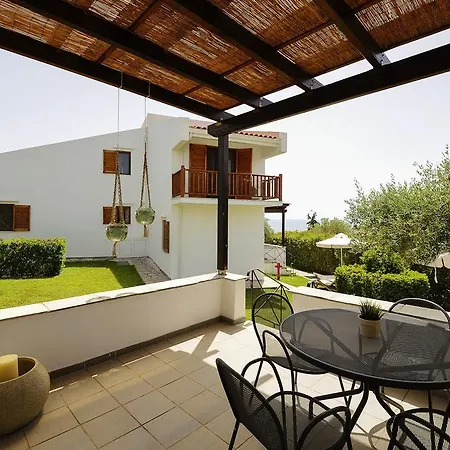 Hotel de apartamente Trikorfo 4*
