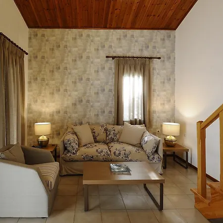 特里考夫海滩酒店 4* 基拉奇尼